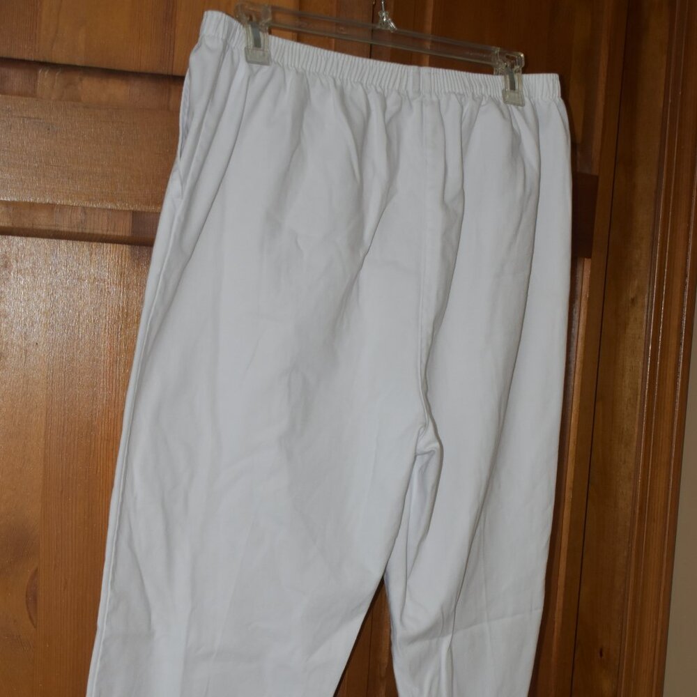 20W woman's white pants